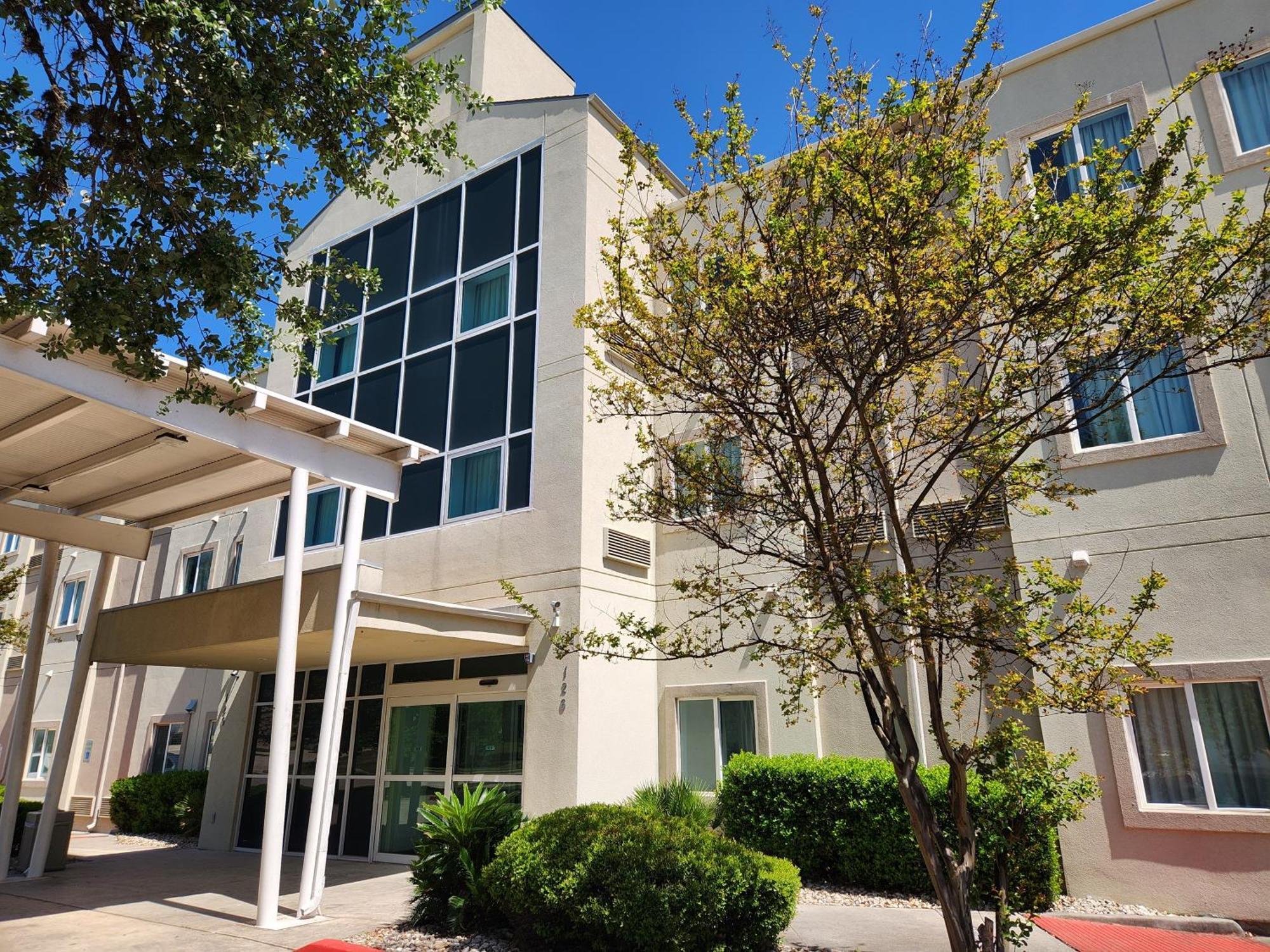 Baymont By Wyndham San Antonio Airport Exterior foto