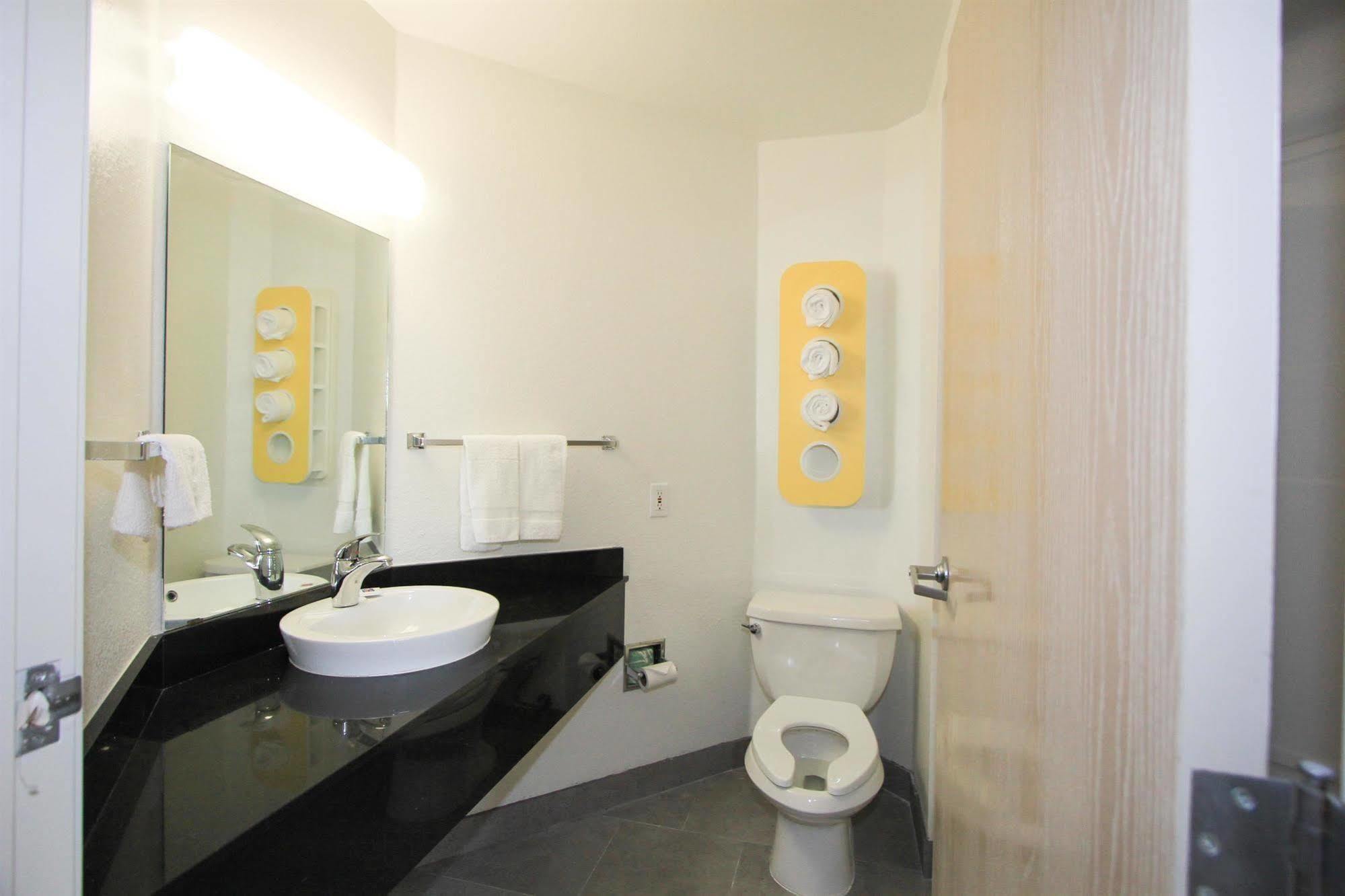 Baymont By Wyndham San Antonio Airport Exterior foto